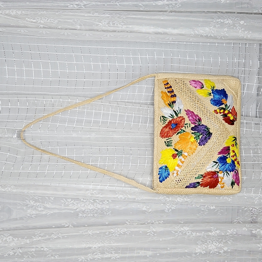 Vintage Woven Straw/Palm Leaf Boho Colorful Floral Vacation Jamaica Souvenir Bag